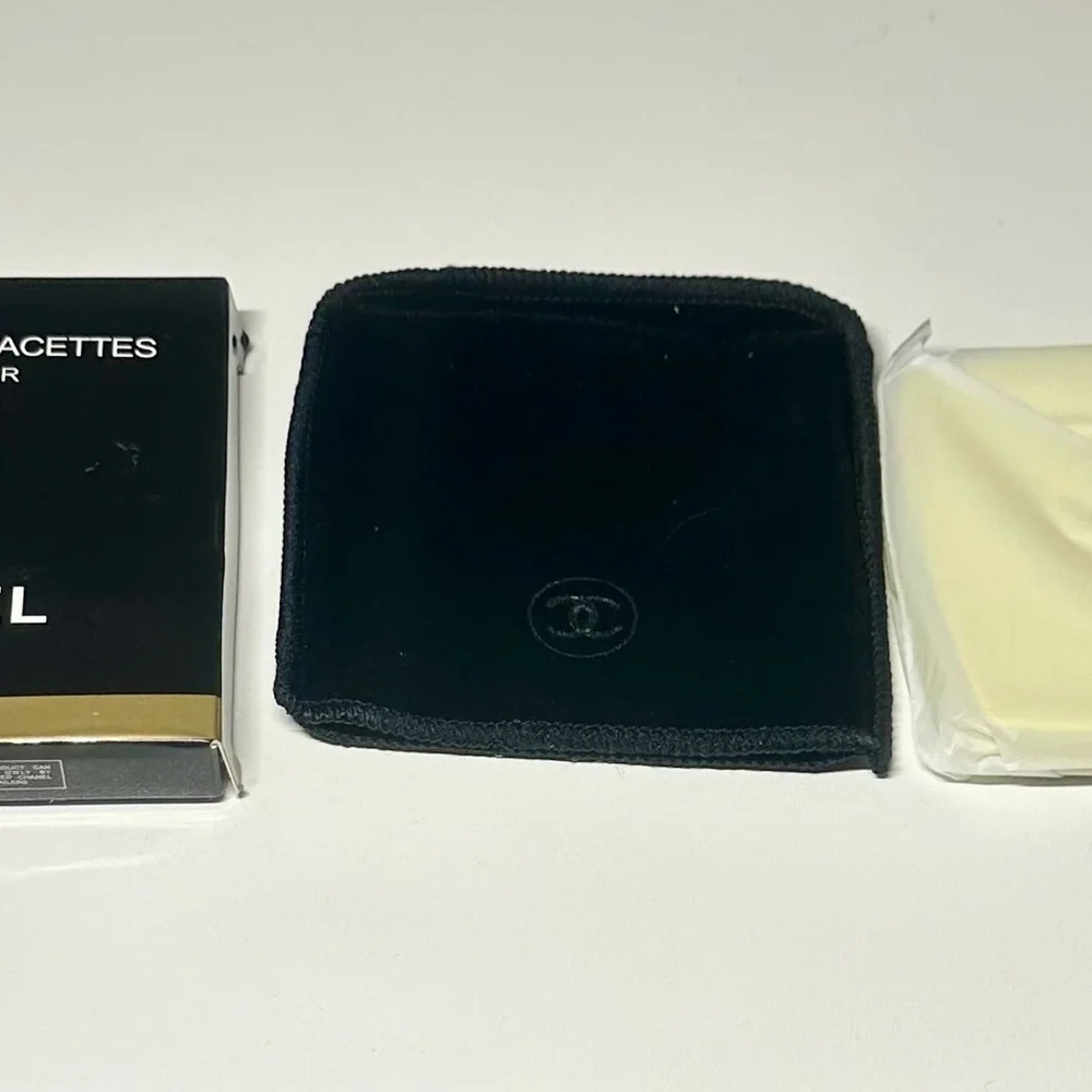 CHANEL Mirror Duo Compact Double Facette in Yellow GWP NWB - Picture 4 of 10